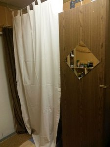 bathroom curtain-door